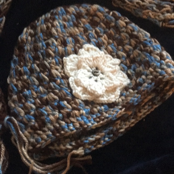 Scarf and hat (handmade) - Picture 2 of 4